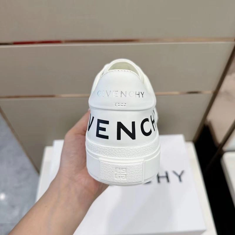 Trendy Gxvxnchy Sneakers 154885