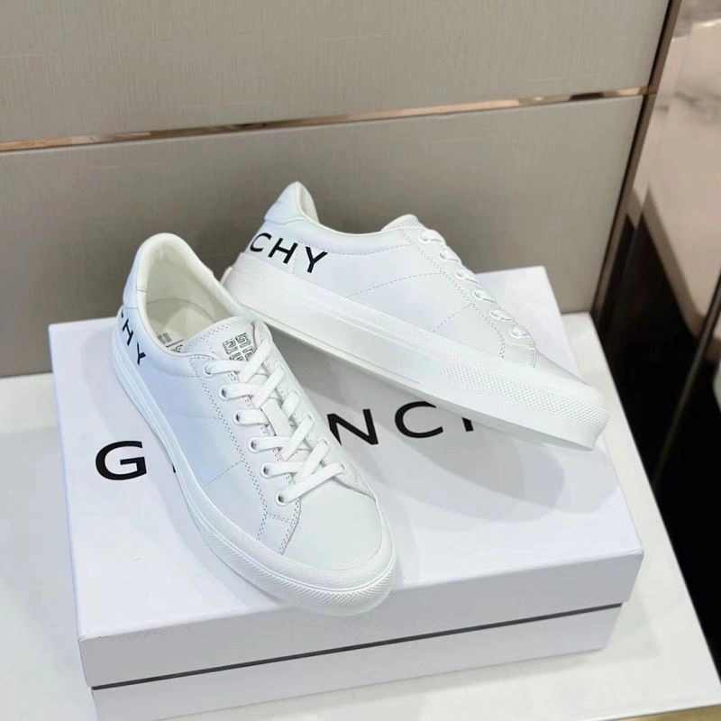 Trendy Gxvxnchy Sneakers 154885