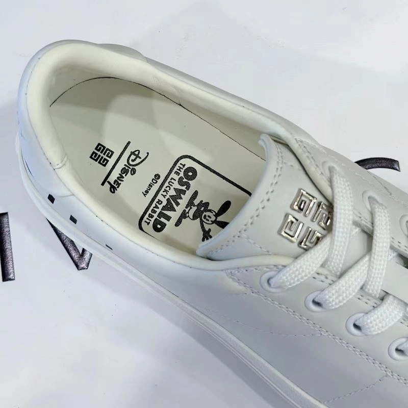 Trendy Gxvxnchy Sneakers 154885