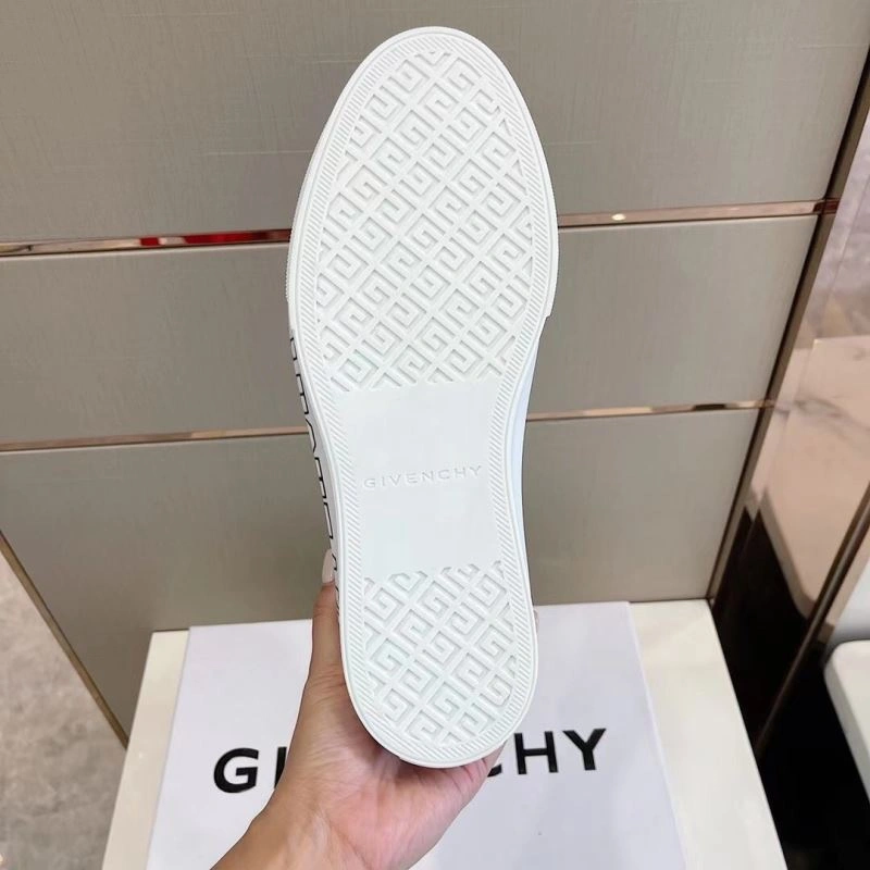 Sleek Gxvxnchy Sneakers 154886