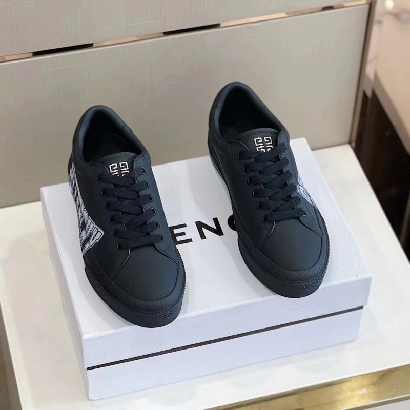 Gxvxnchy Sneakers Unique 154889