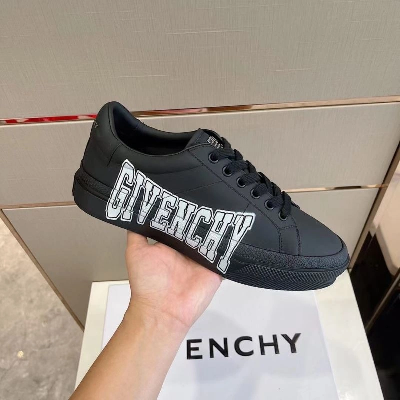 Gxvxnchy Sneakers Unique 154889