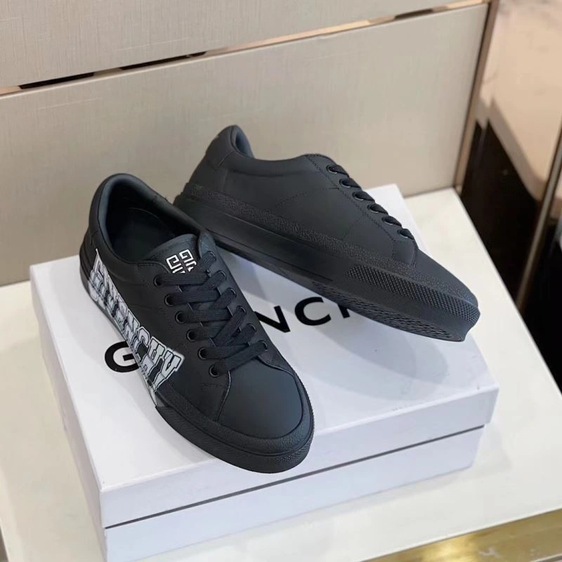 Gxvxnchy Sneakers Unique 154889