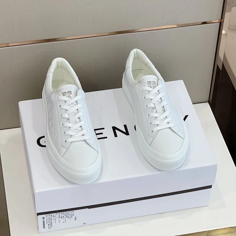 Compact Gxvxnchy Sneakers 154893