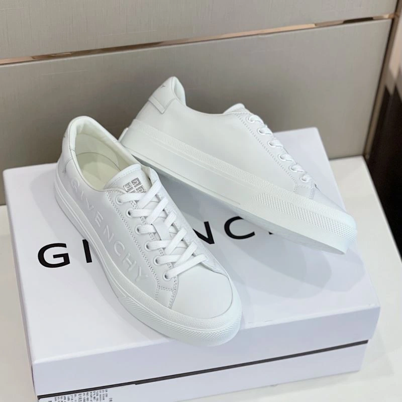 Compact Gxvxnchy Sneakers 154893