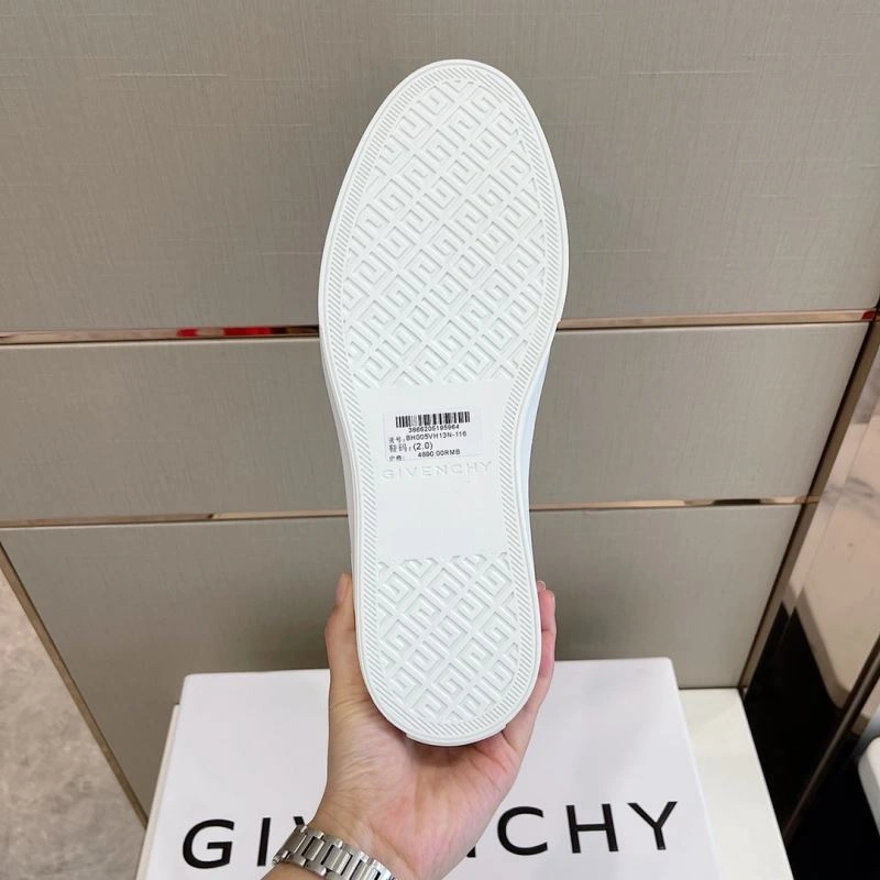 Compact Gxvxnchy Sneakers 154893