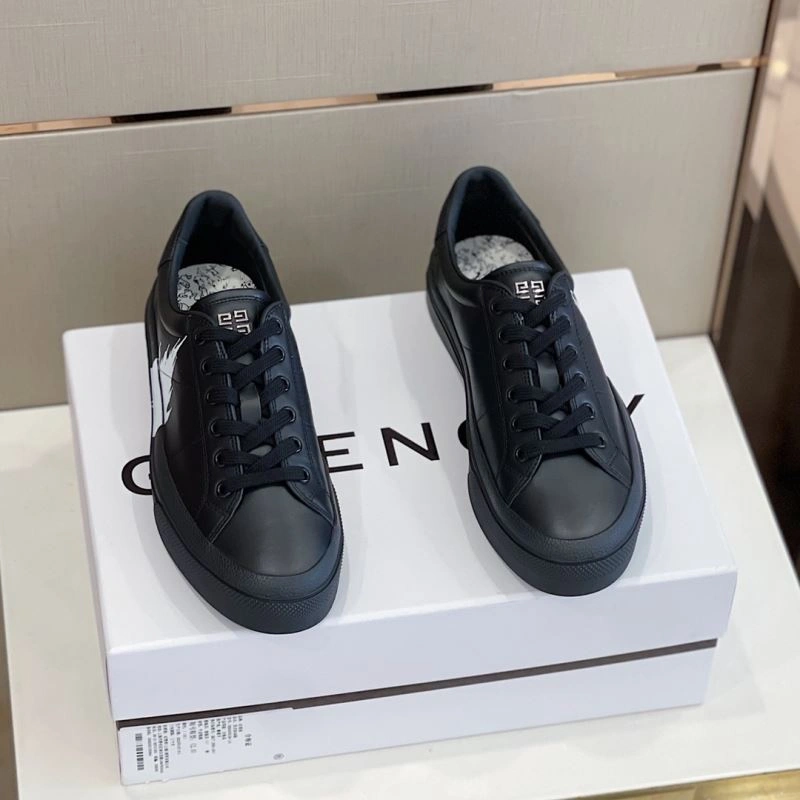 Gxvxnchy Sneakers Unique 154882