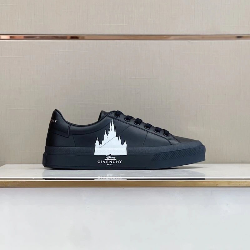 Gxvxnchy Sneakers Unique 154882