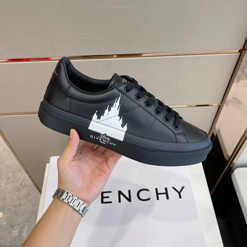 Gxvxnchy Sneakers Unique 154882
