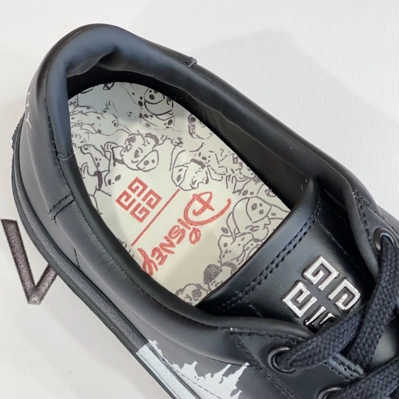 Gxvxnchy Sneakers Unique 154882