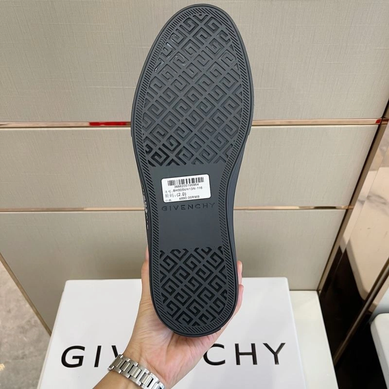 Gxvxnchy Sneakers Unique 154882