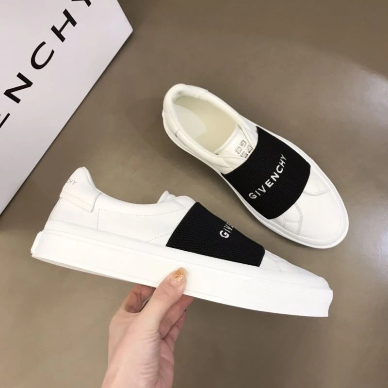 Gxvxnchy Sneakers Unique 154876