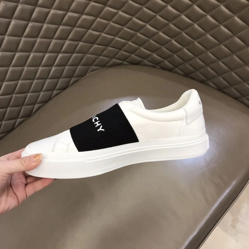 Gxvxnchy Sneakers Unique 154876