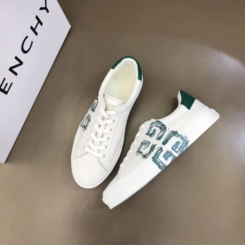 Lightweight Gxvxnchy Sneakers 154873