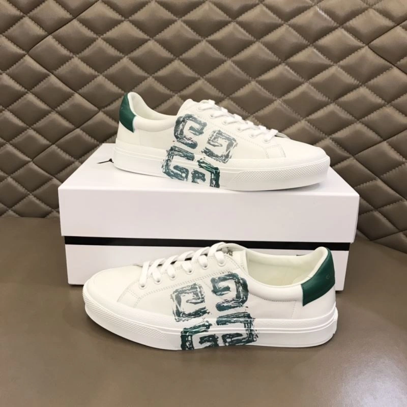 Lightweight Gxvxnchy Sneakers 154873