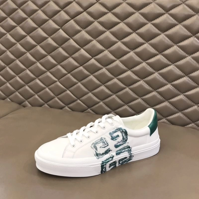 Lightweight Gxvxnchy Sneakers 154873