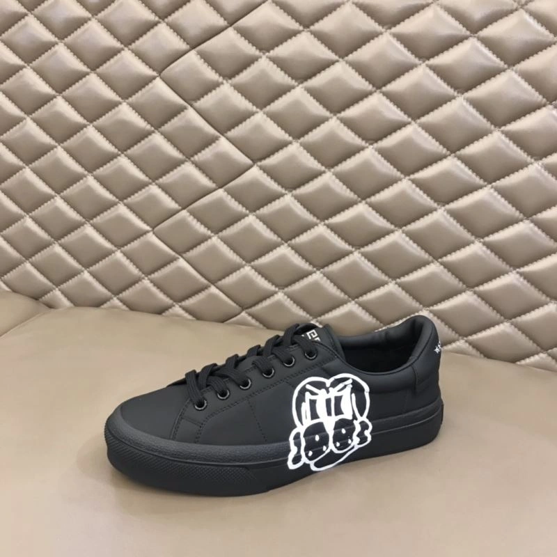 Versatile Gxvxnchy Sneakers 154871