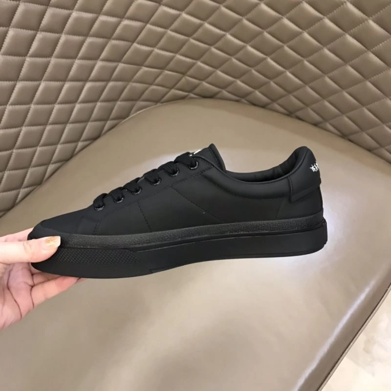 Versatile Gxvxnchy Sneakers 154871