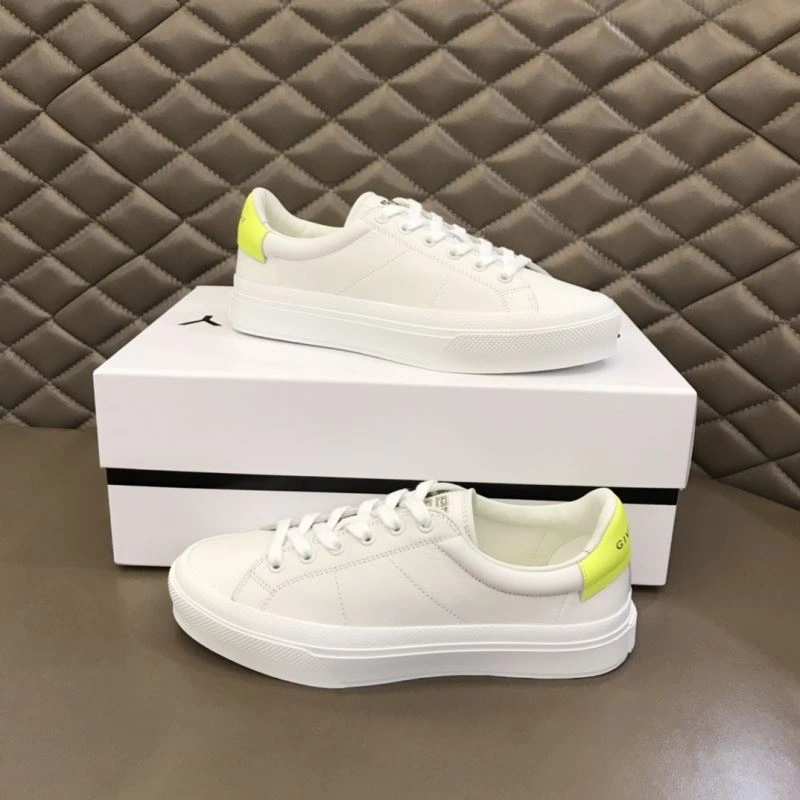 Gxvxnchy Sneakers EasyMatch 154867