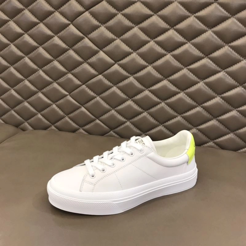Gxvxnchy Sneakers EasyMatch 154867