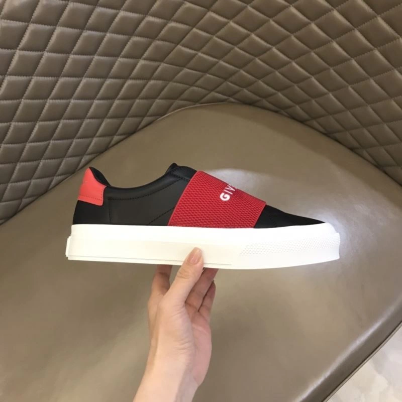 Gxvxnchy Sneakers AllSeason 154864