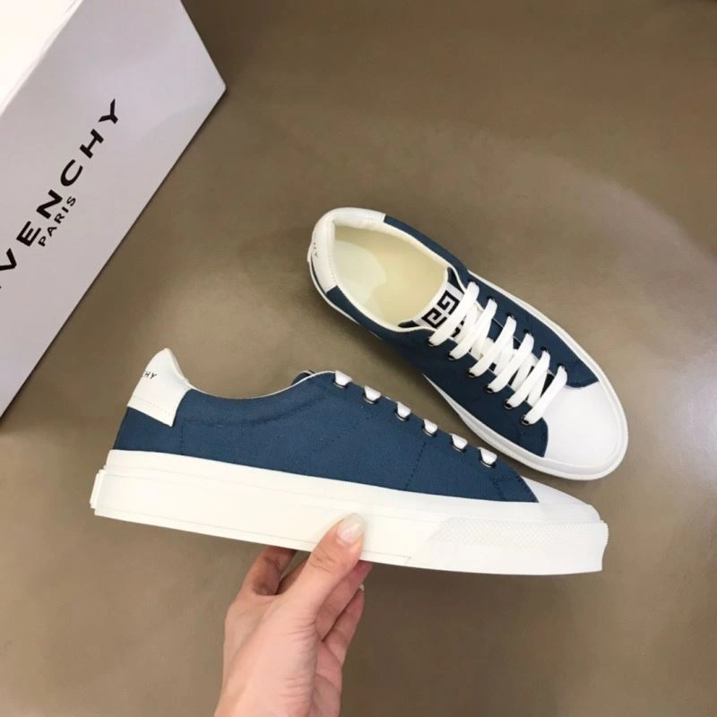 Lightweight Gxvxnchy Sneakers 154861