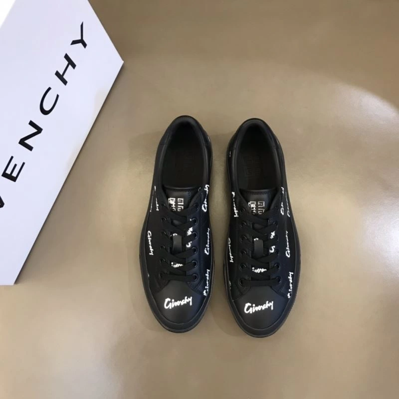 Stylish Gxvxnchy Sneakers 154859