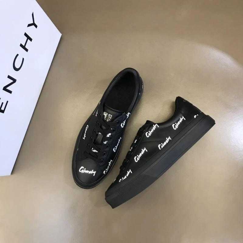 Stylish Gxvxnchy Sneakers 154859