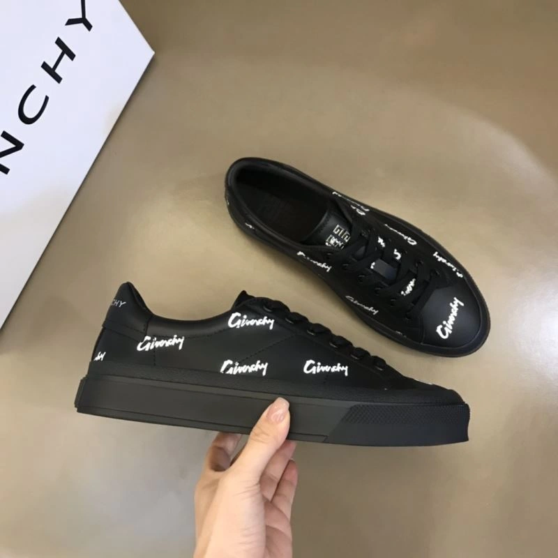 Stylish Gxvxnchy Sneakers 154859