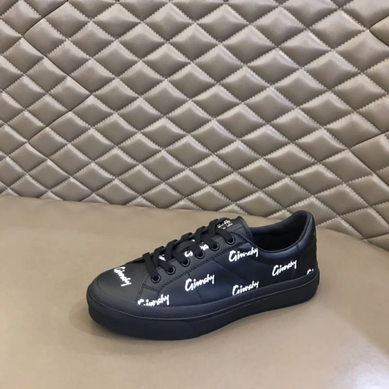Stylish Gxvxnchy Sneakers 154859
