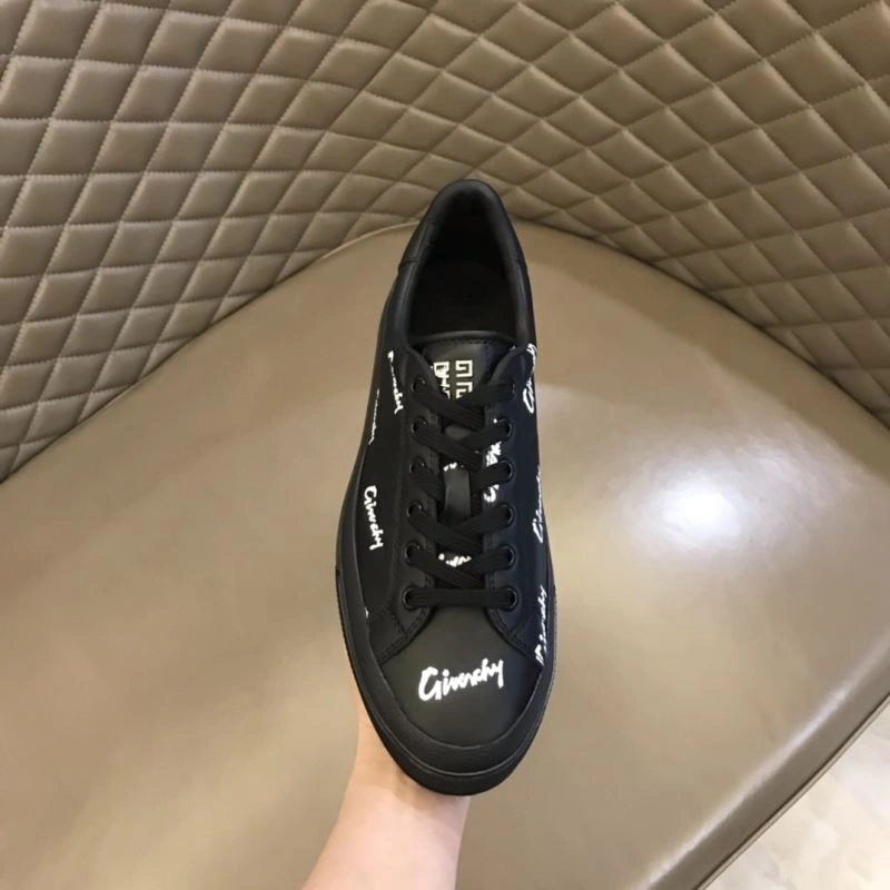 Stylish Gxvxnchy Sneakers 154859