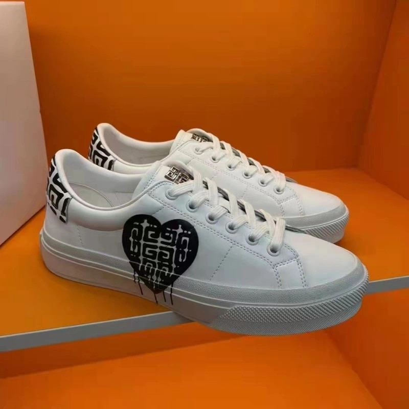 EyeCatching Gxvxnchy Sneakers 154856