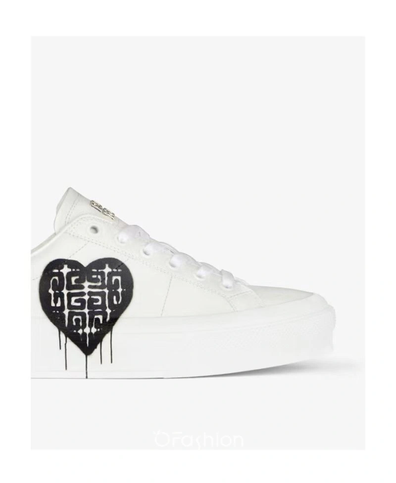 EyeCatching Gxvxnchy Sneakers 154856
