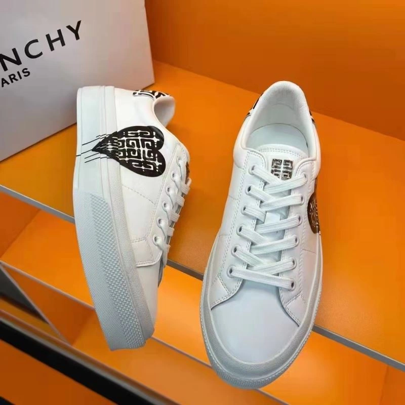 EyeCatching Gxvxnchy Sneakers 154856