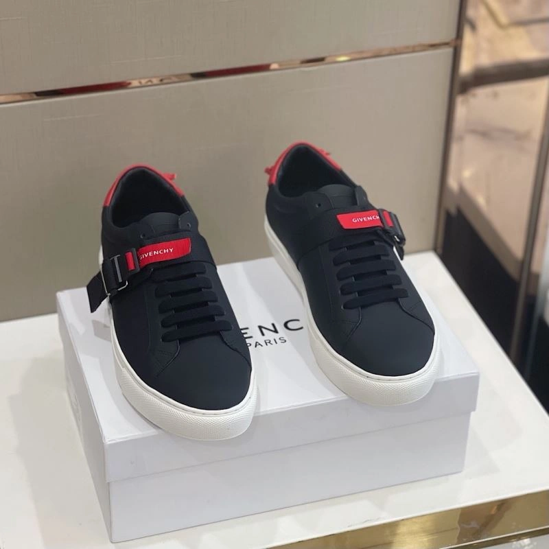Practical Gxvxnchy Sneakers 154849