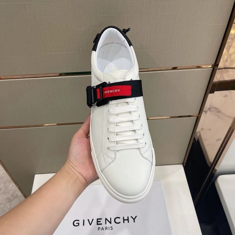 Sleek Gxvxnchy Sneakers 154843