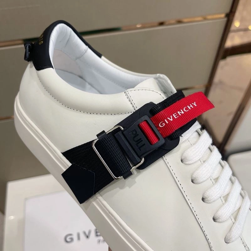 Sleek Gxvxnchy Sneakers 154843
