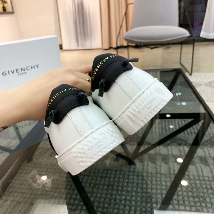 Gxvxnchy Sneakers Trendsetting 154845