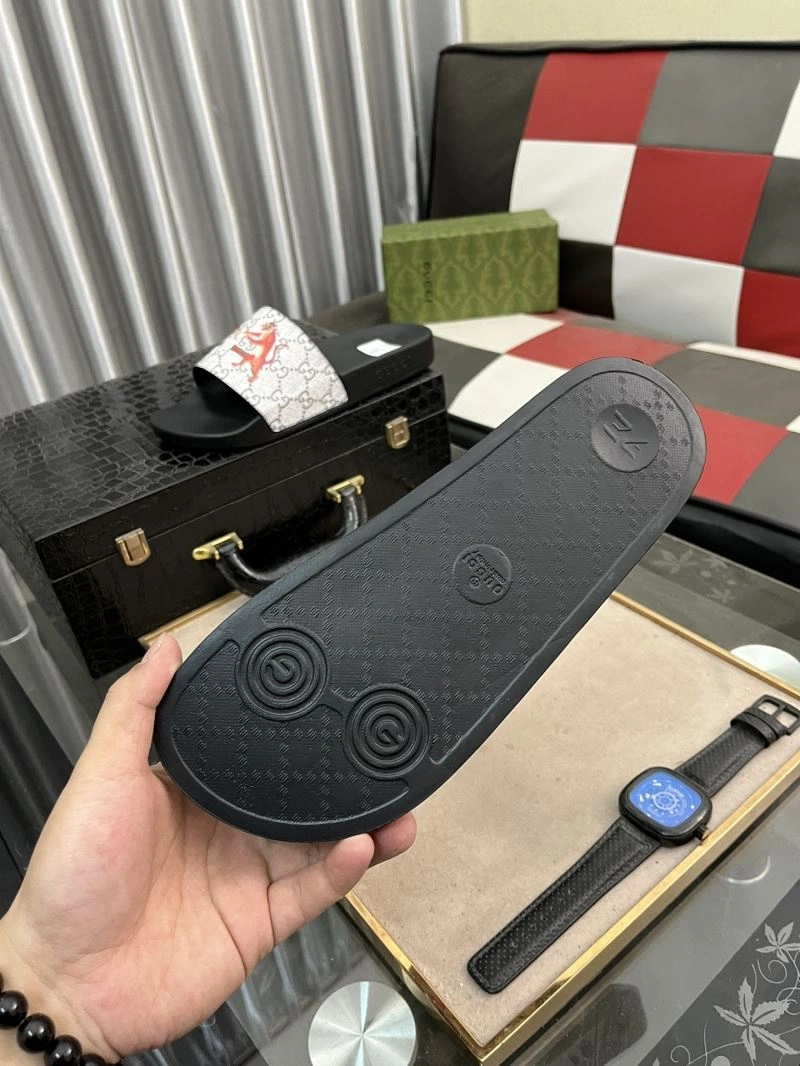 Fashionable Gxccx Slippers 167058