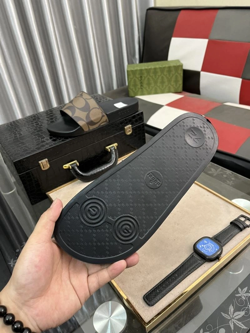 Fashionable Gxccx Slippers 167050