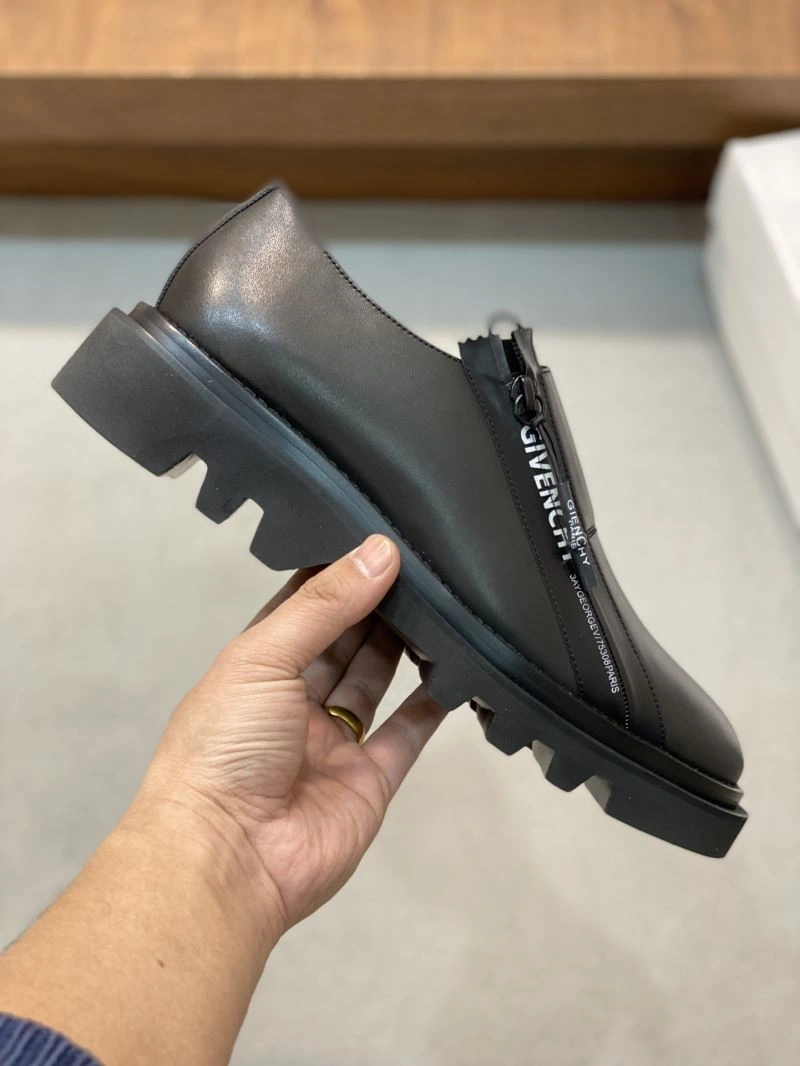 Bold Gxvxnchy Leather Shoes 155006