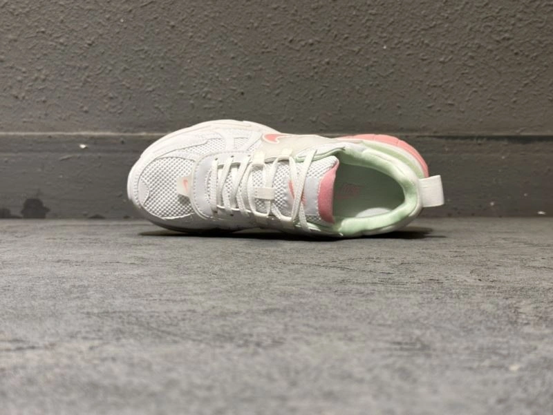 Bxlxnciaga Sneakers Vibrant 110504