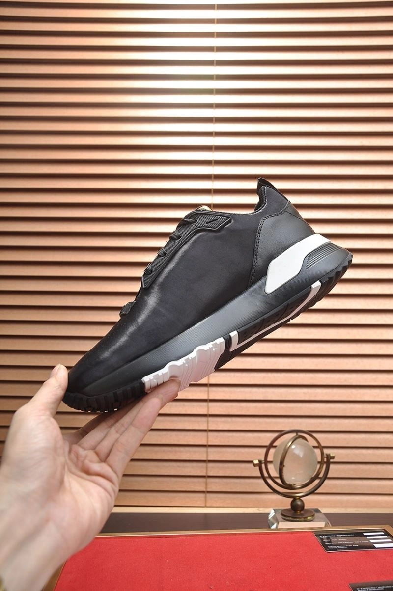 HighQuality Gxvxnchy Sneakers 154822