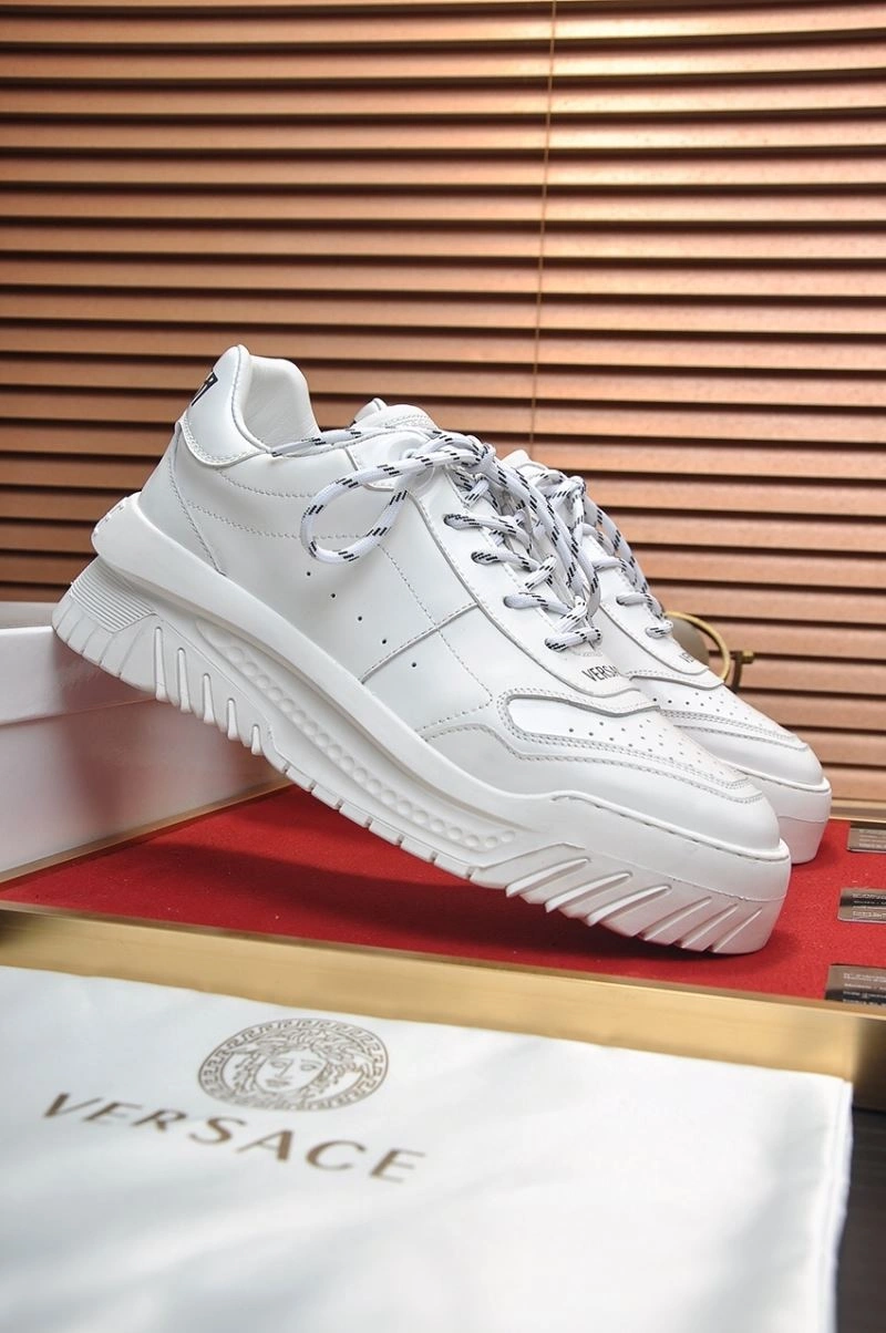 Versatile Gxvxnchy Sneakers 154799