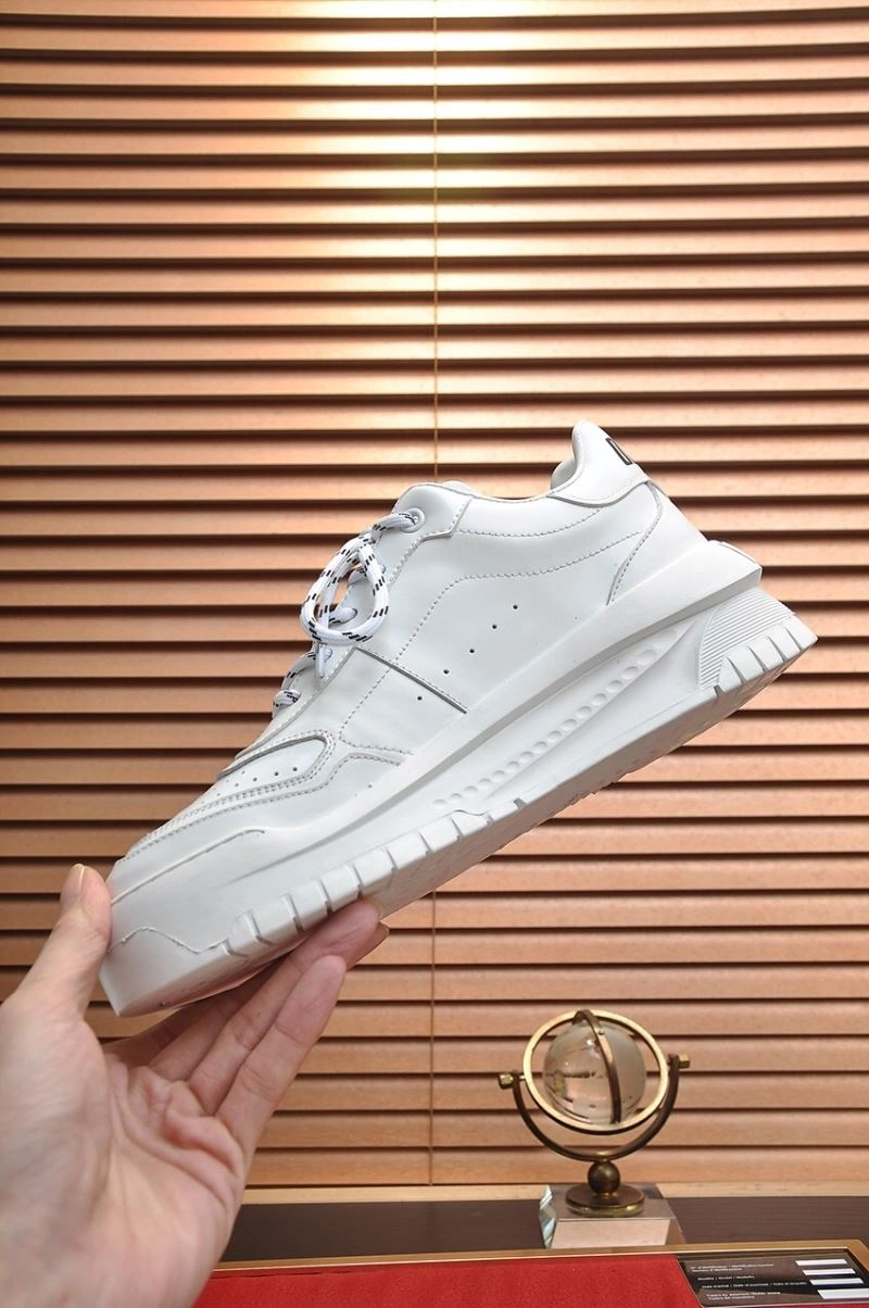 Versatile Gxvxnchy Sneakers 154799