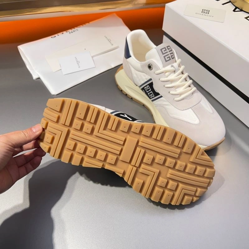 Gxvxnchy Sneakers GoAnywhere 154805