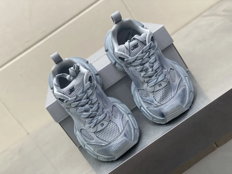 Trendsetting Bxlxnciaga Sneakers 110495