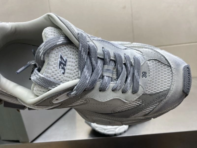 Versatile Bxlxnciaga Sneakers 110492