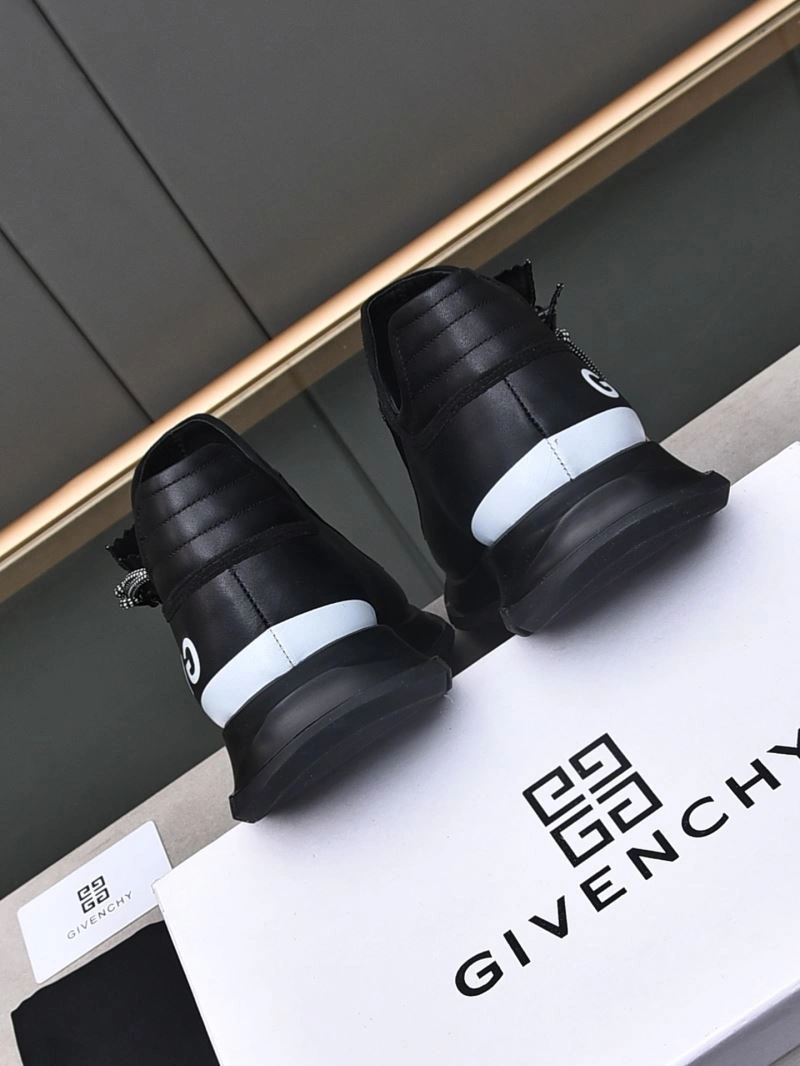DailyWear Gxvxnchy Sneakers 154791