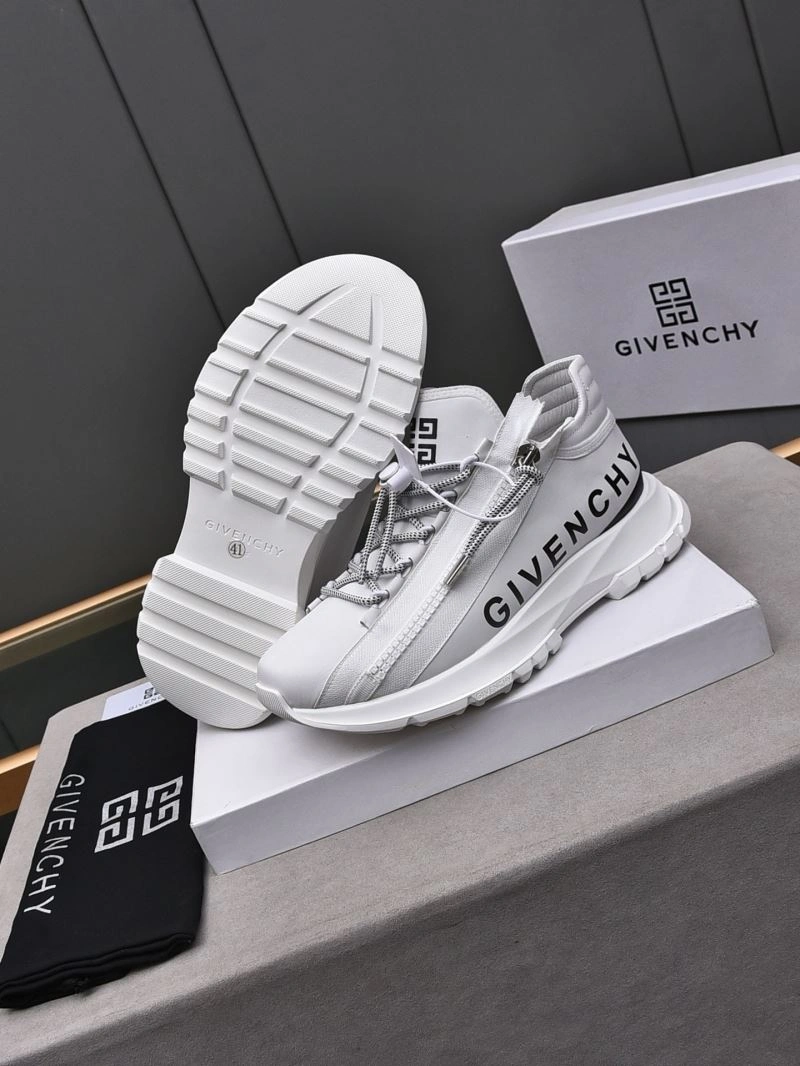 Gxvxnchy Sneakers Sleek 154810